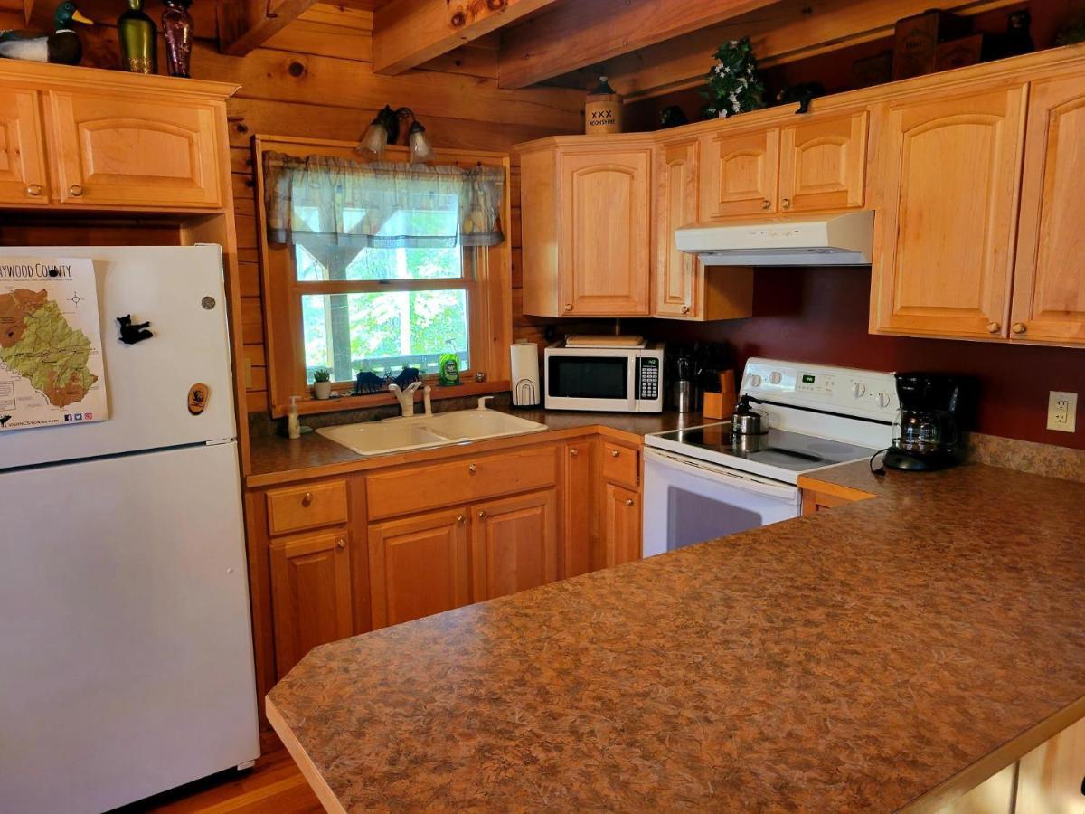 Red Wolf Cabin In Maggie Valley Exterior photo