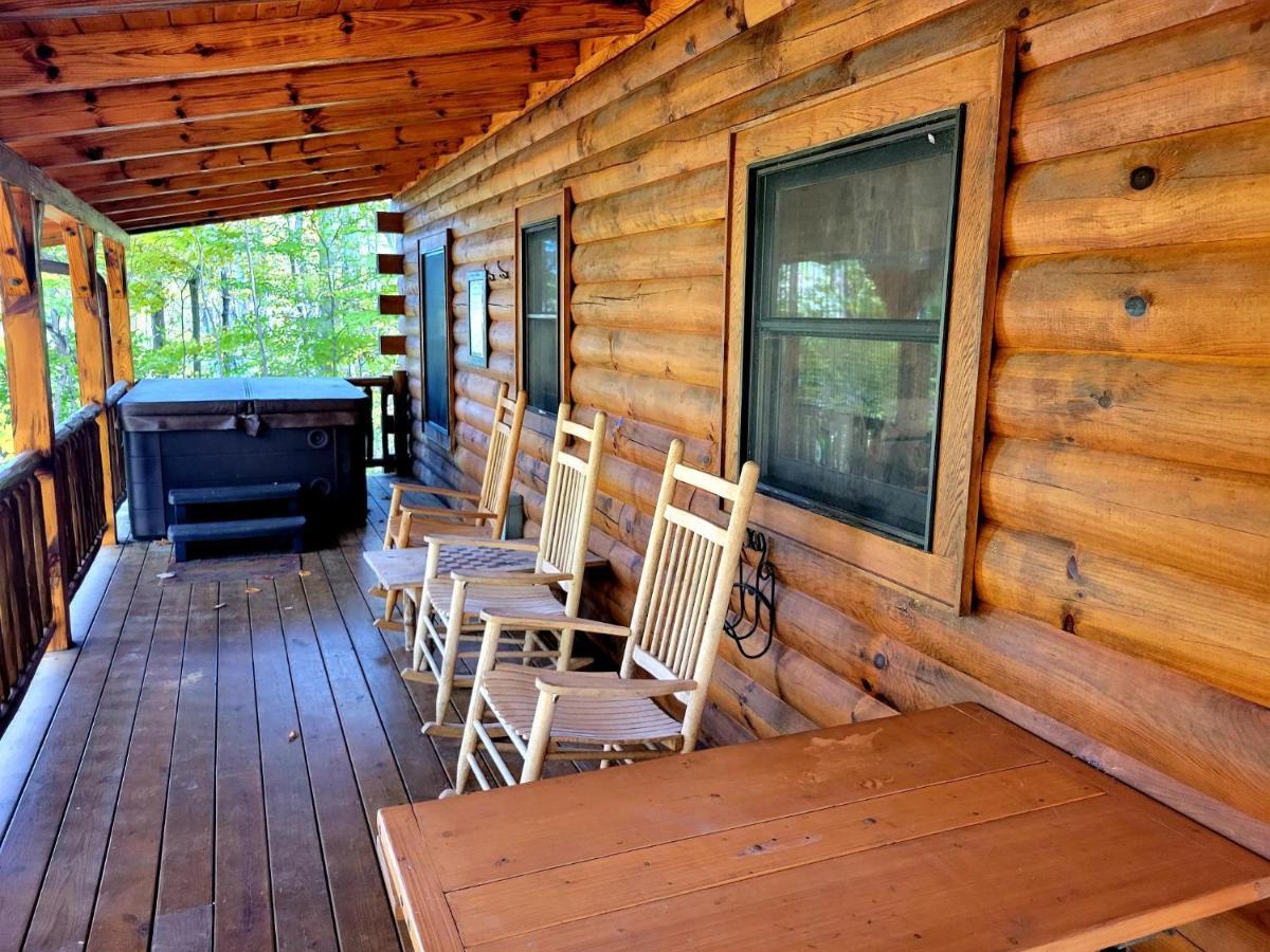 Red Wolf Cabin In Maggie Valley Exterior photo